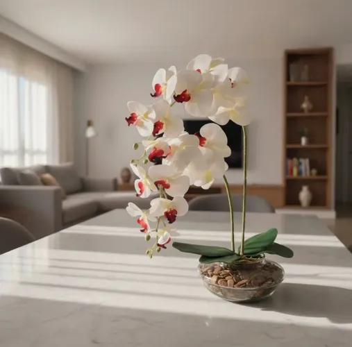 Arranjo artificial de orquídeas brancas