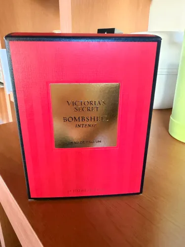 Perfume Victoria?s Secret bombshell intense