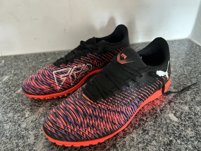Chuteira Society Puma Future 8 Play TT