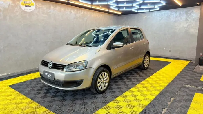 Volkswagen Fox 1.6 MI Total Flex 8V 5P 2013