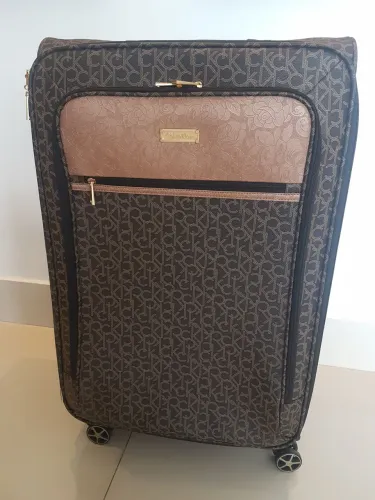 Mala Calvin Klein tamanho G<br>*R$650,00* ?