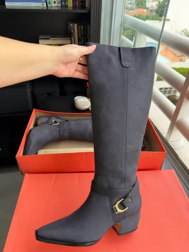Bota Luiza Barcelos 