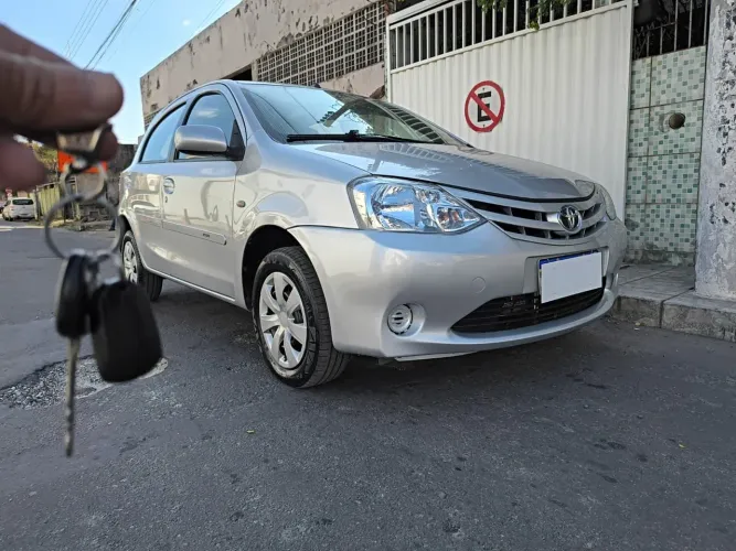 Toyota Etios XS 1.3 Flex 16V 5P Mec. 2013