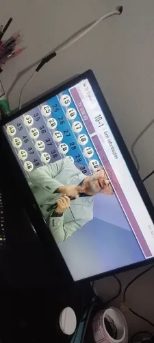 Tv LG 24 polegadas não é smart 