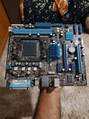 Placa Mãe ASUS M5A78L-M LX Socket AM3+ DDR3 - 100% Testada