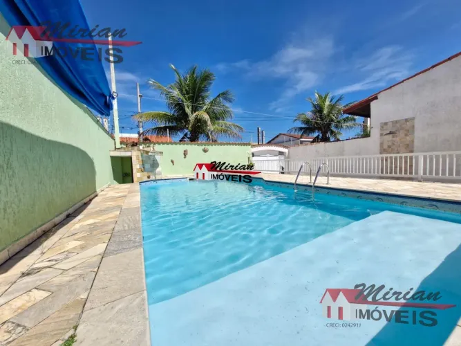 Casa térrea com 4 dormitórios 2 lotes em bairro nobre de Peruibe
