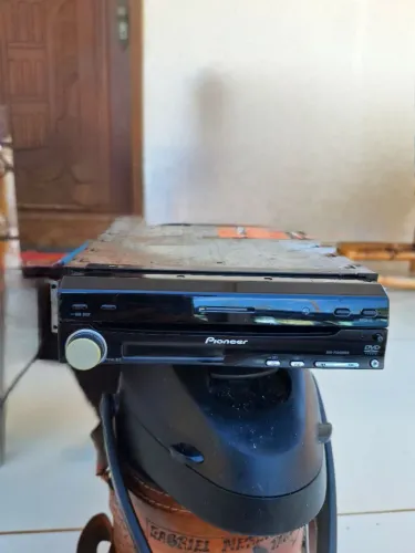 Pioneer tela retrátil