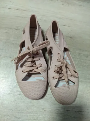 Tênis melissa