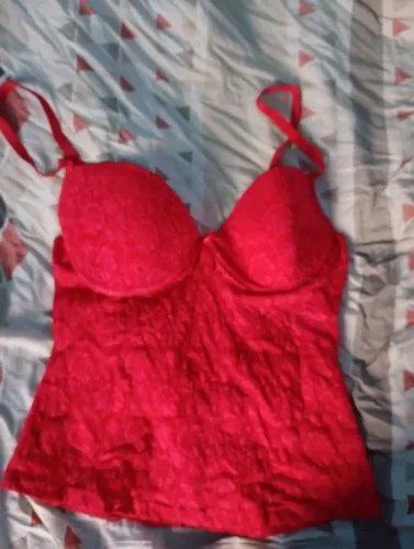 Vendo esse sutiã vermelho tam P