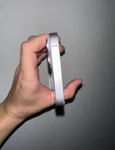 Vendo iPhone 14 em excelente estado de conservação, funcionando perfeitamente.