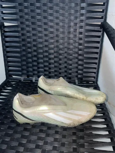 Chuteira Adidas 42