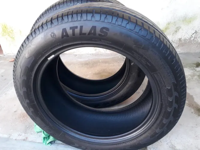 2 Pneus Atlas aro 18 - meia vida Boa- R$250,00- retirada em JP