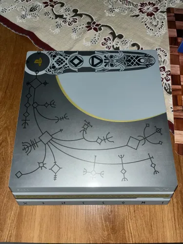 Ps4 pró edição God of War