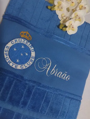 Toalha bordadas e personalizadas com o time de futebol da sua preferência.