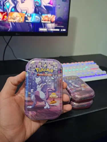 Pokémon TCG: Celebração 30 Anos Mini Lata - Mewtwo (Night)