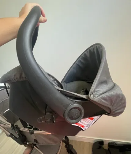 Combo?Carrinho de bebê super novo mais bebê conforto com suporte para veículo 