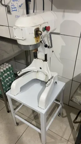 Batedeira industrial 20L