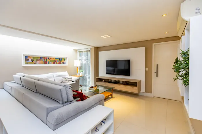 Casa para venda em Vila Anhangüera com 4 quartos, sendo 2 suítes, 167m²