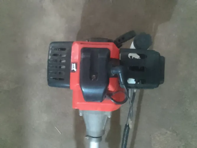 Vendo uma rocadeira toyama tbx52cc 