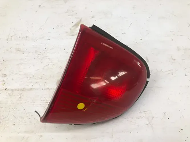 Lanterna Esquerda Tampa Traseira Ford Escort 1997 2003 Det Esquerdo/motorista Vermelho