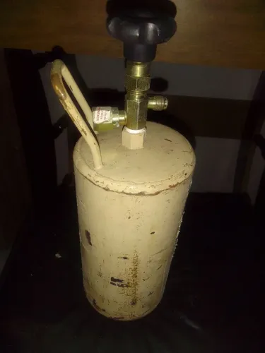 Garrafa de comprar gás pra refrigeração