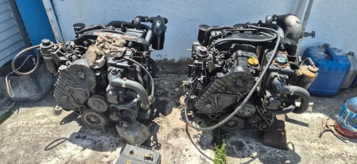 Parelha com 2 Mercruiser 1.7 L 120HP Diesel c/ Rabetas Seminovas
