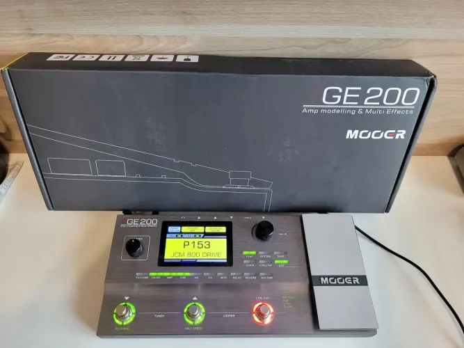 Pedaleira GE 200 Mooer