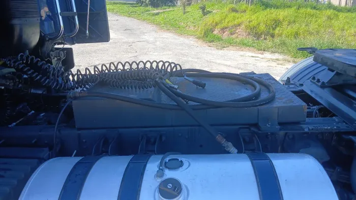 Equipamento hidraulico caçamba basculante scania 124