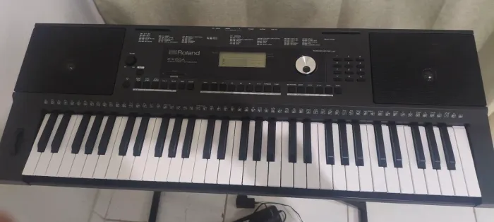 Teclado roland E-X20A novissimo