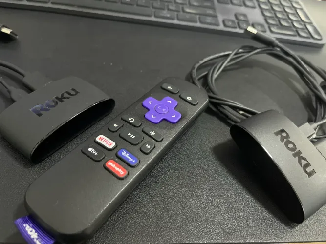 Dois Aparelhos ROKU SEMINOVO Um controle