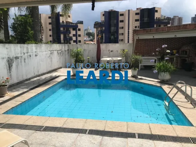 CASA ASSOBRADADA - MORUMBI - SP