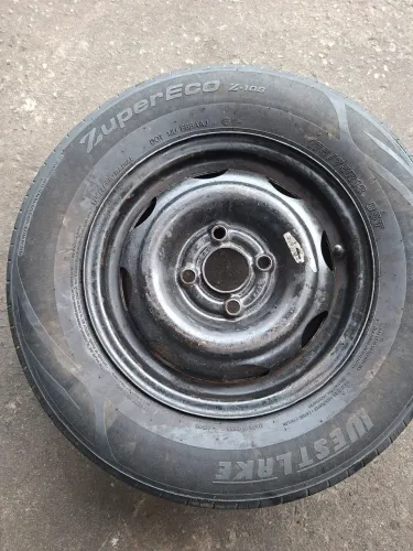 Jante aro 13 com pneu meia vida