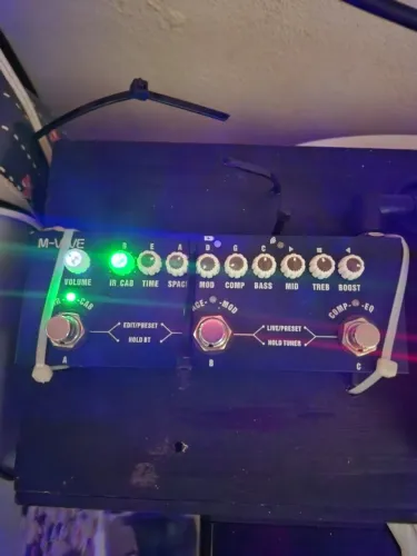 ? Vendo Cube Baby Bass, modelo com entrada USB-C. ? Acompanha a caixa. Interessados, é só