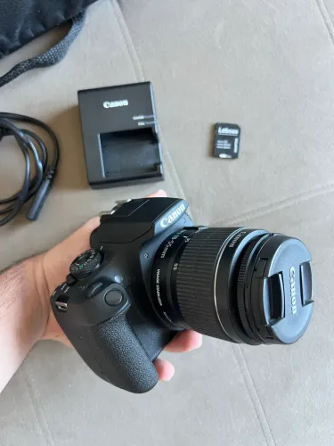 Câmera t7+ com lente do kit