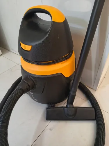Aspirador de pó e água Electrolux à venda!