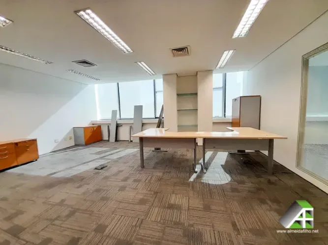 Escritório comercial MOBILIADO de 374m2 para LOCAÇÃO em São Paulo