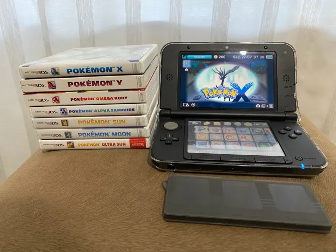 Nintendo 3ds XL desbloqueado + 7 cartucho de Pokémon 