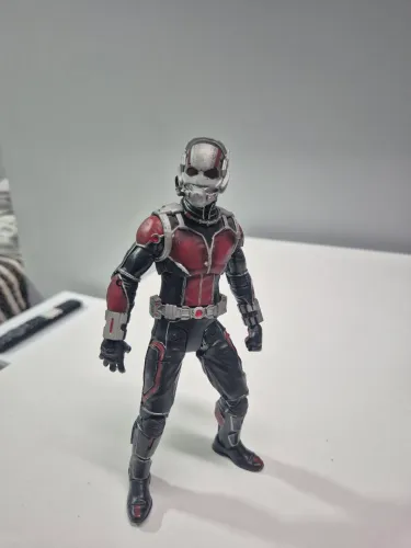 Homem formiga action figure marvel select versão filme 