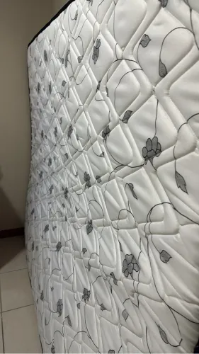 Colchão Queen 