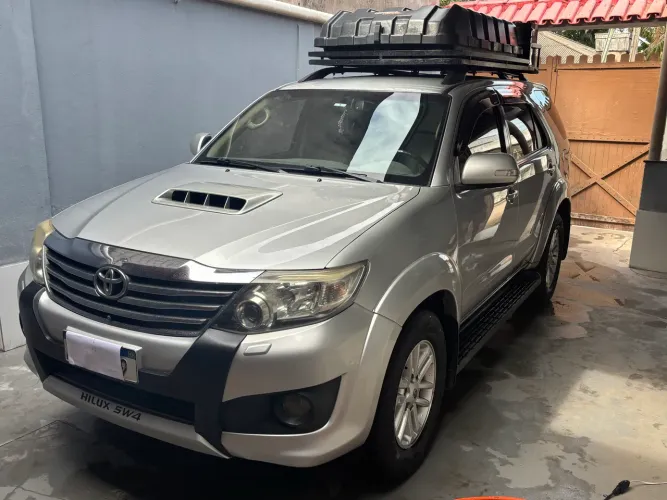 Toyota Hilux SW4 SRV D4-d 4X4 3.0 TDI Dies. AUT 2012