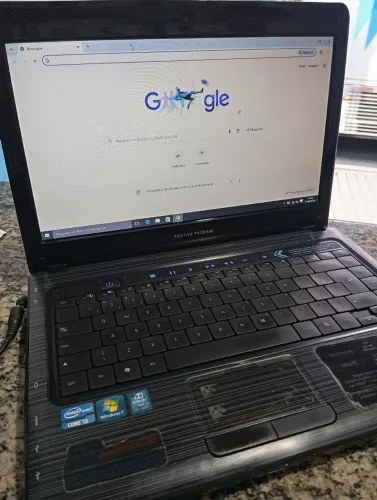 Notebook core i3 1000gb HD 6gb ram . Top