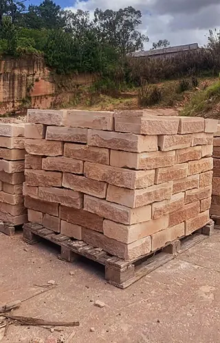 Promoção fim de mês!! Pedras grês direto da pedreira 