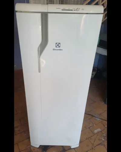 Linda geladeira Electrolux