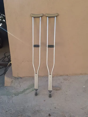 Par de Muletas Reguláveis