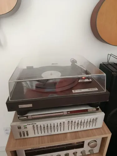 Toca disco Polyvox TD2000