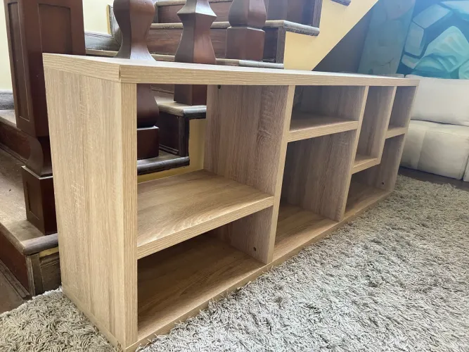 Rack Baixo / Estante Organizadora Amadeirada - Com Nichos Assimétricos