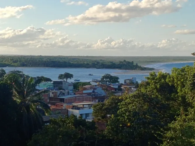 CHÁCARA NO CENTRO DE ITACARÉ- ÓTIMO INVESTIMENTO PARA POUSADA 