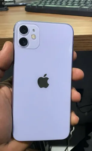 iPhone 11 // 64 gb