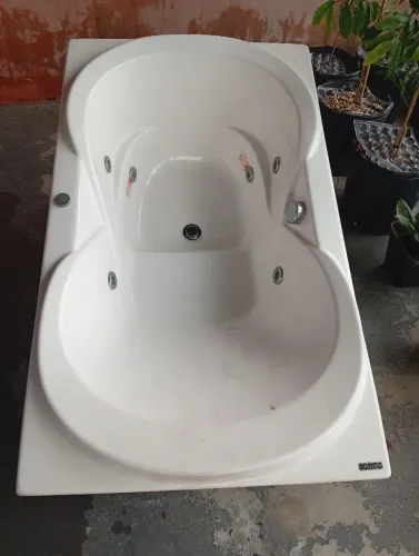 Banheira de hidromassagem astra