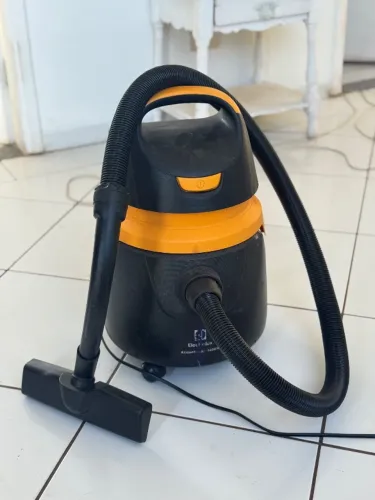 Aspirador Pó e Água 127v 20L